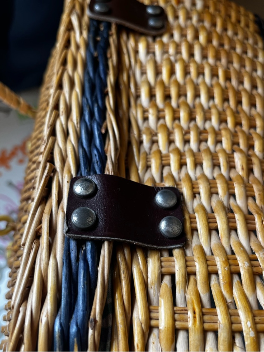 Vintage 50s Garden Cottagecore Basket Handbag Floral Cotton Liner Leather Strape - Picture 7 of 11